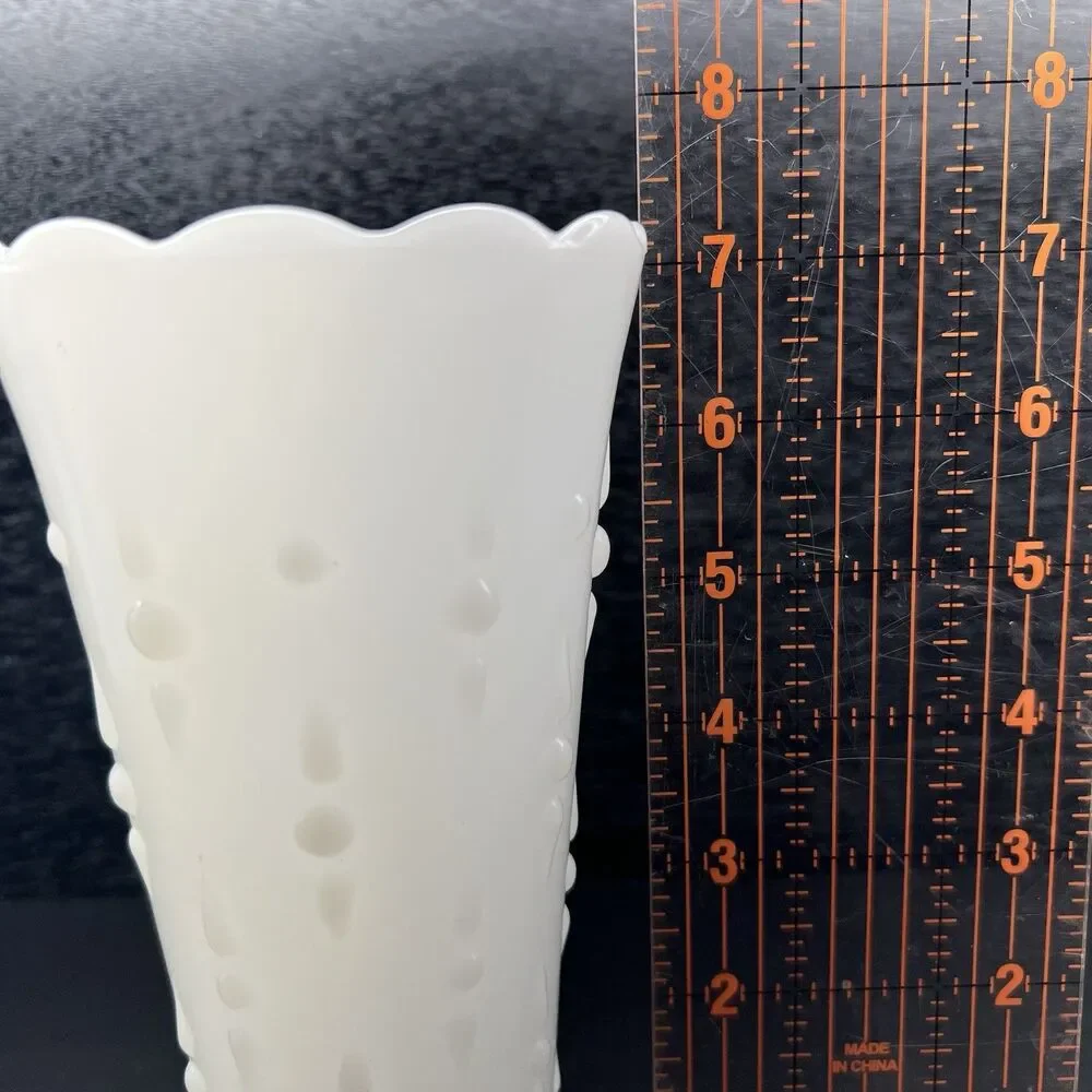 Vintage Anchor Hocking Teardrop & Pearl Scalloped Milk Glass Flower Vase 7